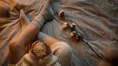 Nasypte si soľ do ponožiek pred spaním a neoľutujete to — výsledky uvidíte už o týždeň